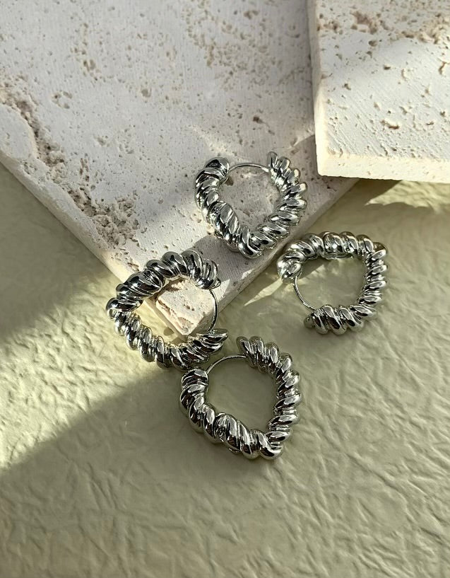 Twisted Silver Hearts